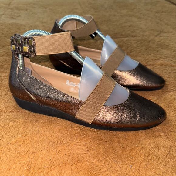 Aerosoles Arcade Metallic Bronze Ankle Strap Comfort Flats Women’s Size 8M - Picture 1 of 9